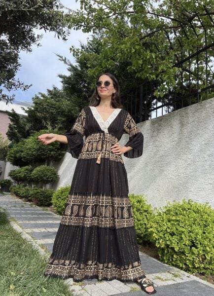 Önü Dantel Detaylı Siyah Etnik Elbise