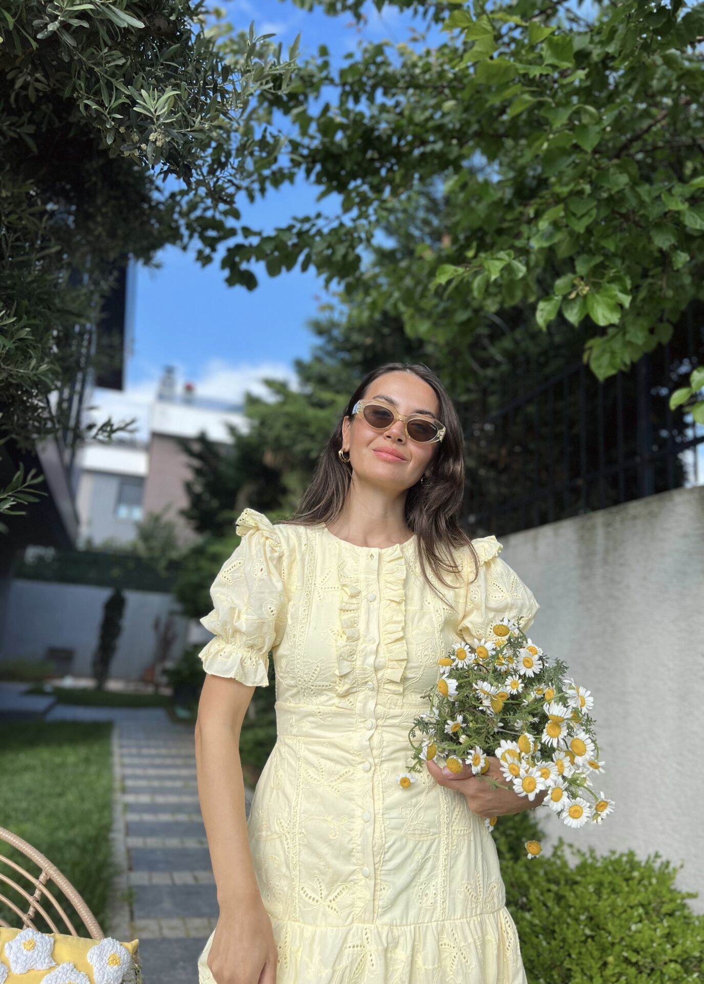 Önü Fırfırlı Düğme Detaylı Brode Elbise-Sarı