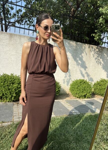 Kalem Yırtmaçlı Model Elbise-Kahve