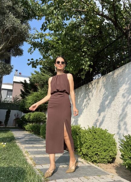 Kalem Yırtmaçlı Model Elbise-Kahve