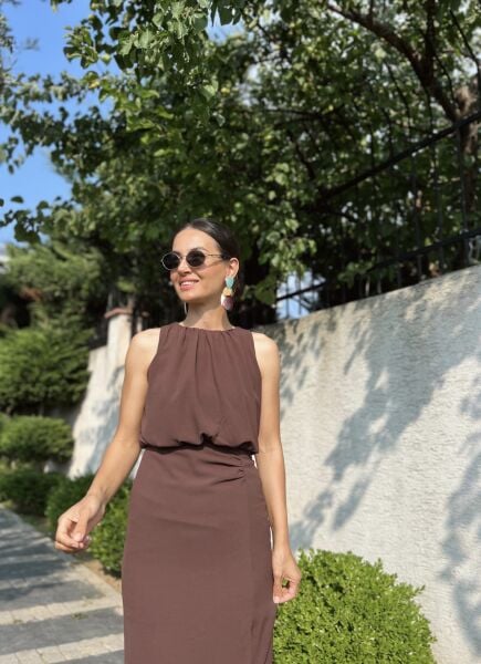 Kalem Yırtmaçlı Model Elbise-Kahve