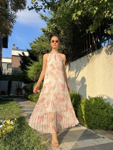 Piliseli Boyundan Bağlamalı İthal Elbise-Pembe