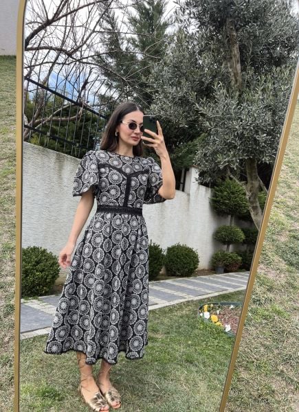 Kolları Volanlı Fisto Elbise-Siyah