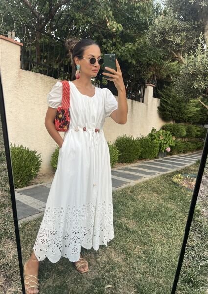 Beli Büzgülü Beyaz Brode Elbise