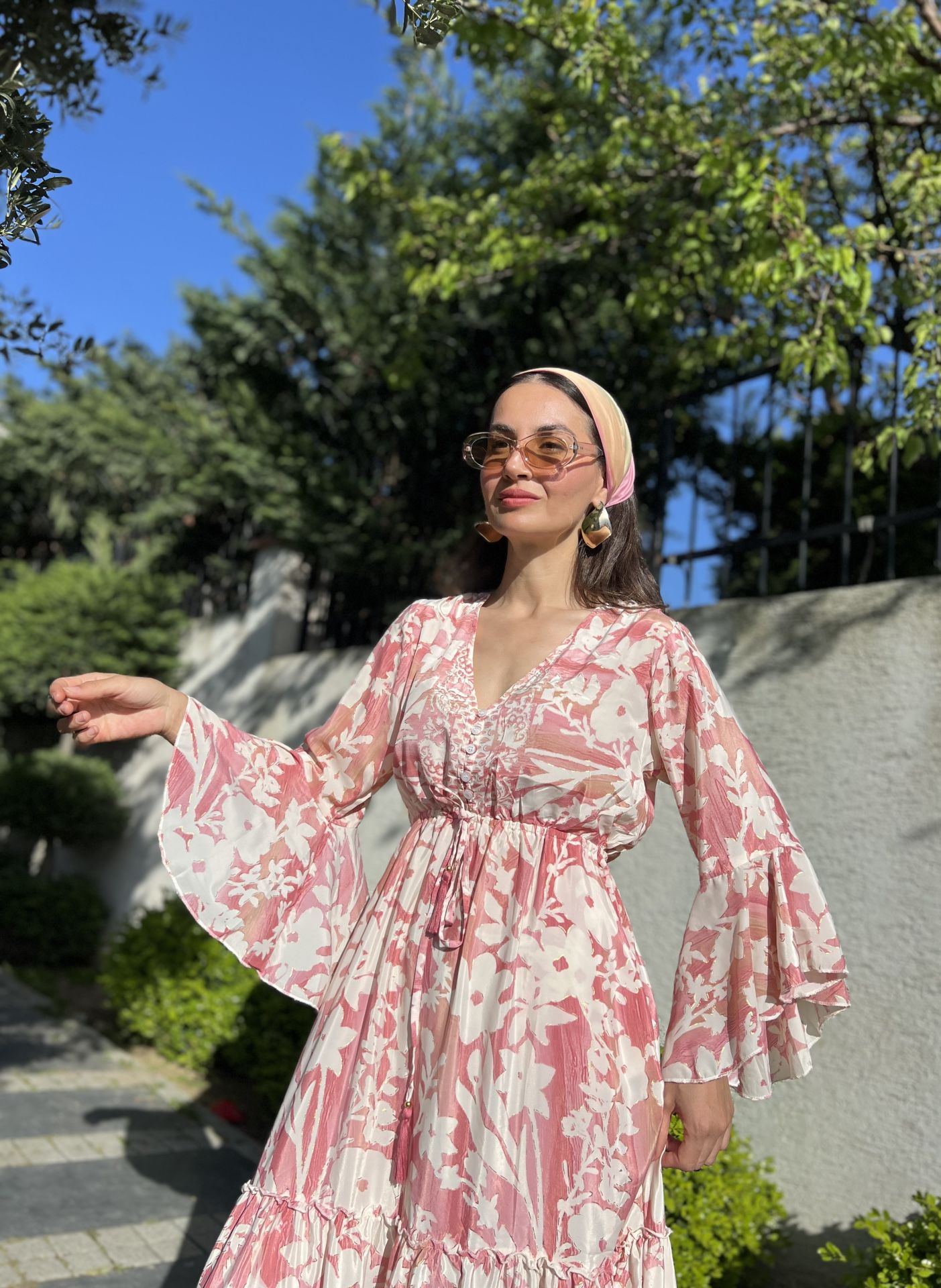 Kolları Volanlı Tasarım Elbise-Pembe