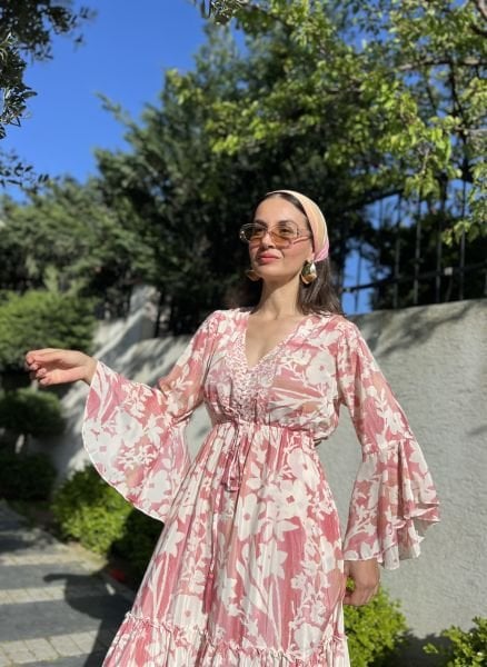 Kolları Volanlı Tasarım Elbise-Pembe
