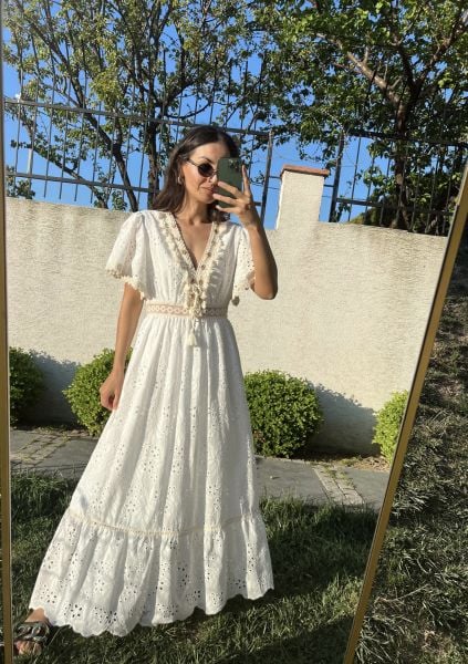 Beli Dantel Detaylı Beyaz Brode Elbise